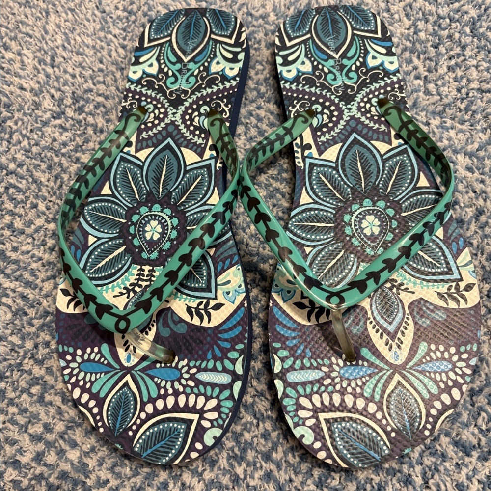Vera Bradley Blue and Green Floral Sandals, NWOT, size 9